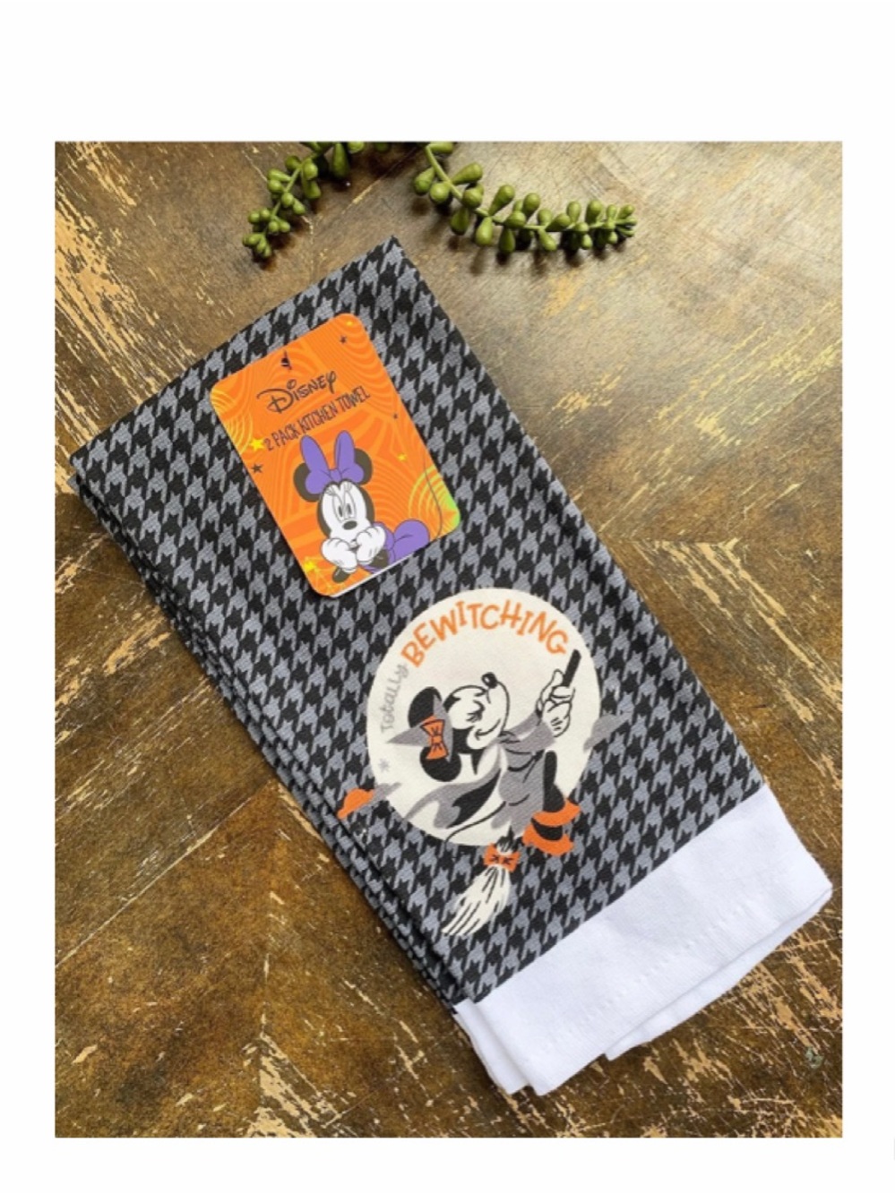 NEW Disney 2 Pack Kitchen Towel Minnie Mouse “Totally Bewitching”